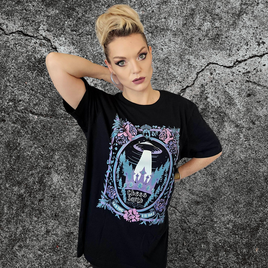 T-Shirt - EP Saving Lilibet Unisex Crew Neck Pastel in Black
